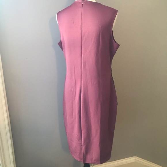 Purple dress with antique bronze appliqués - Picture 4 of 8